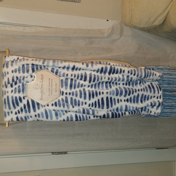 Kingston Lane Bedding Kingston Lane Plush Throw W Fringe Nwt Poshmark